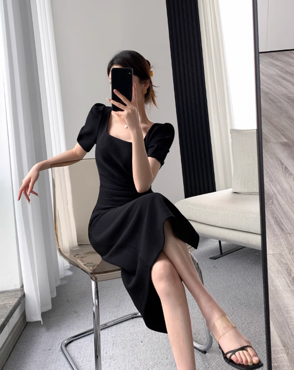 Elegant tight square neck dress (short sleeve)
