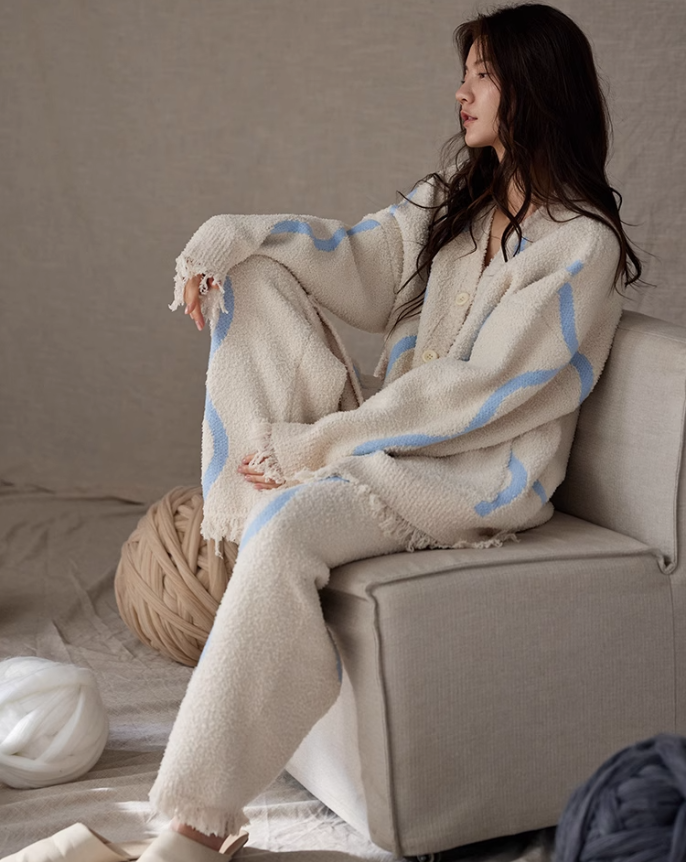 Shaggy knit room wear