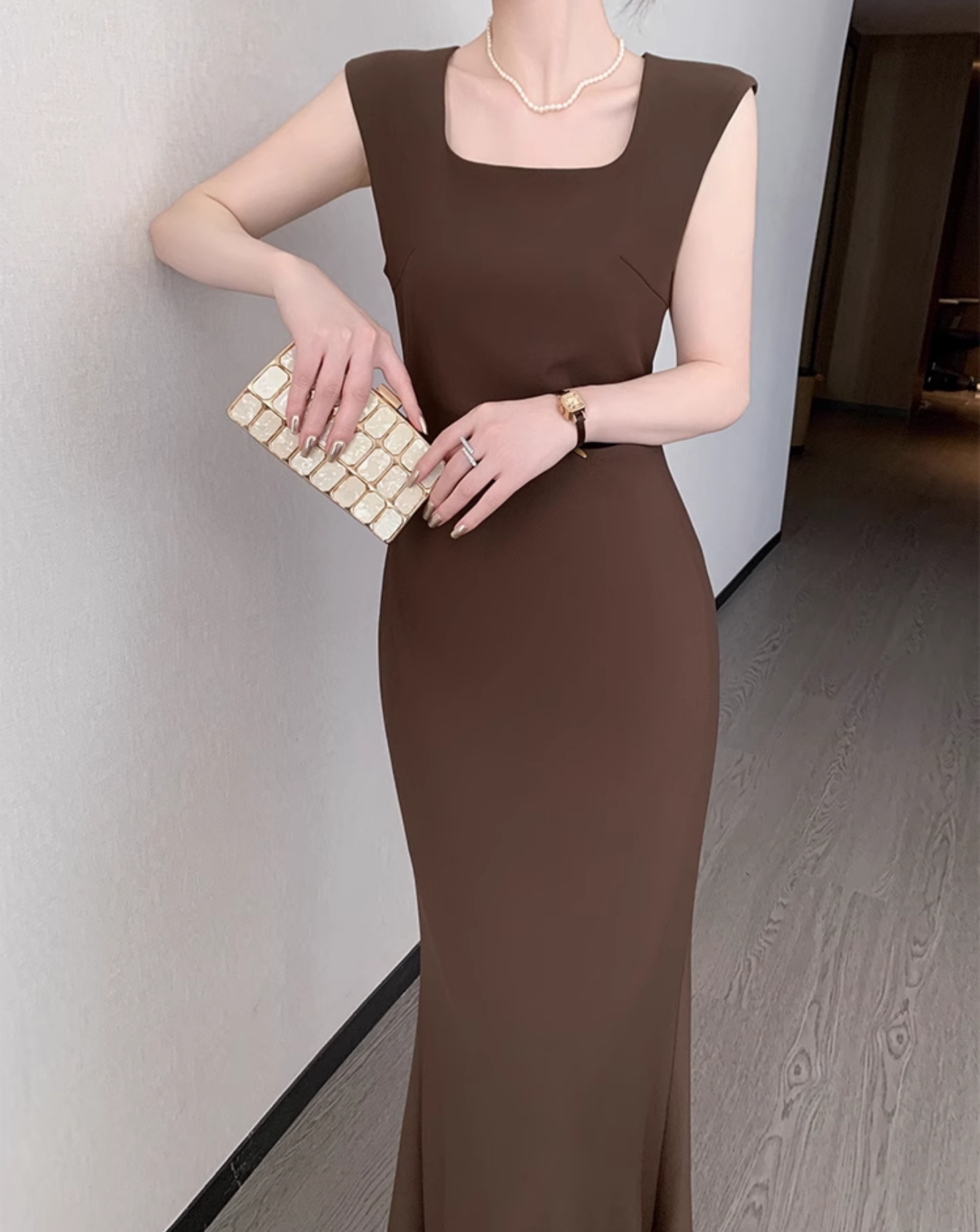 Elegant tight square neck dress (long sleeves)