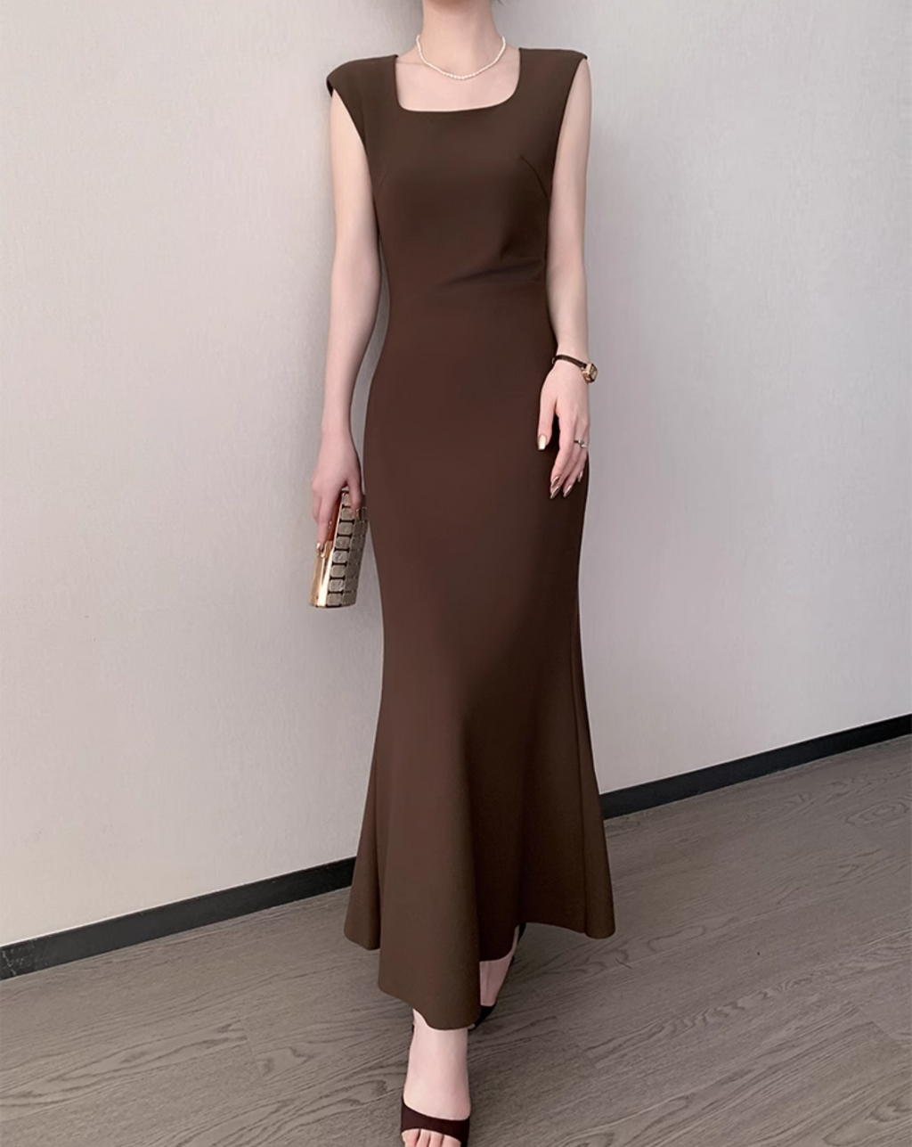 Elegant tight square neck dress (long sleeves)