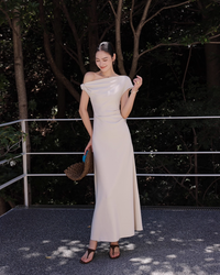 Elegant tight square neck dress (long sleeves)