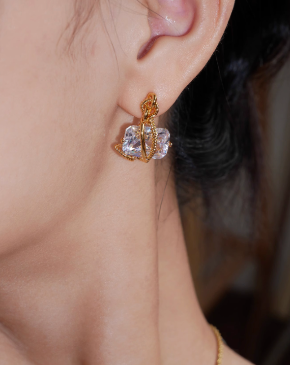 Crystal stone earrings &amp; necklace