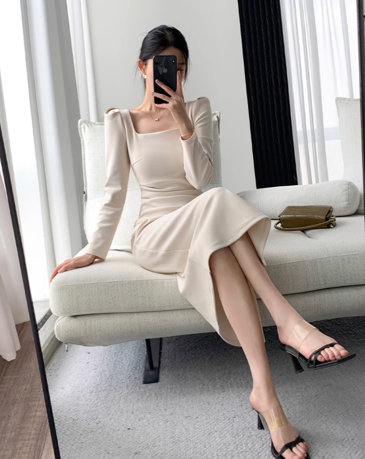 S / White