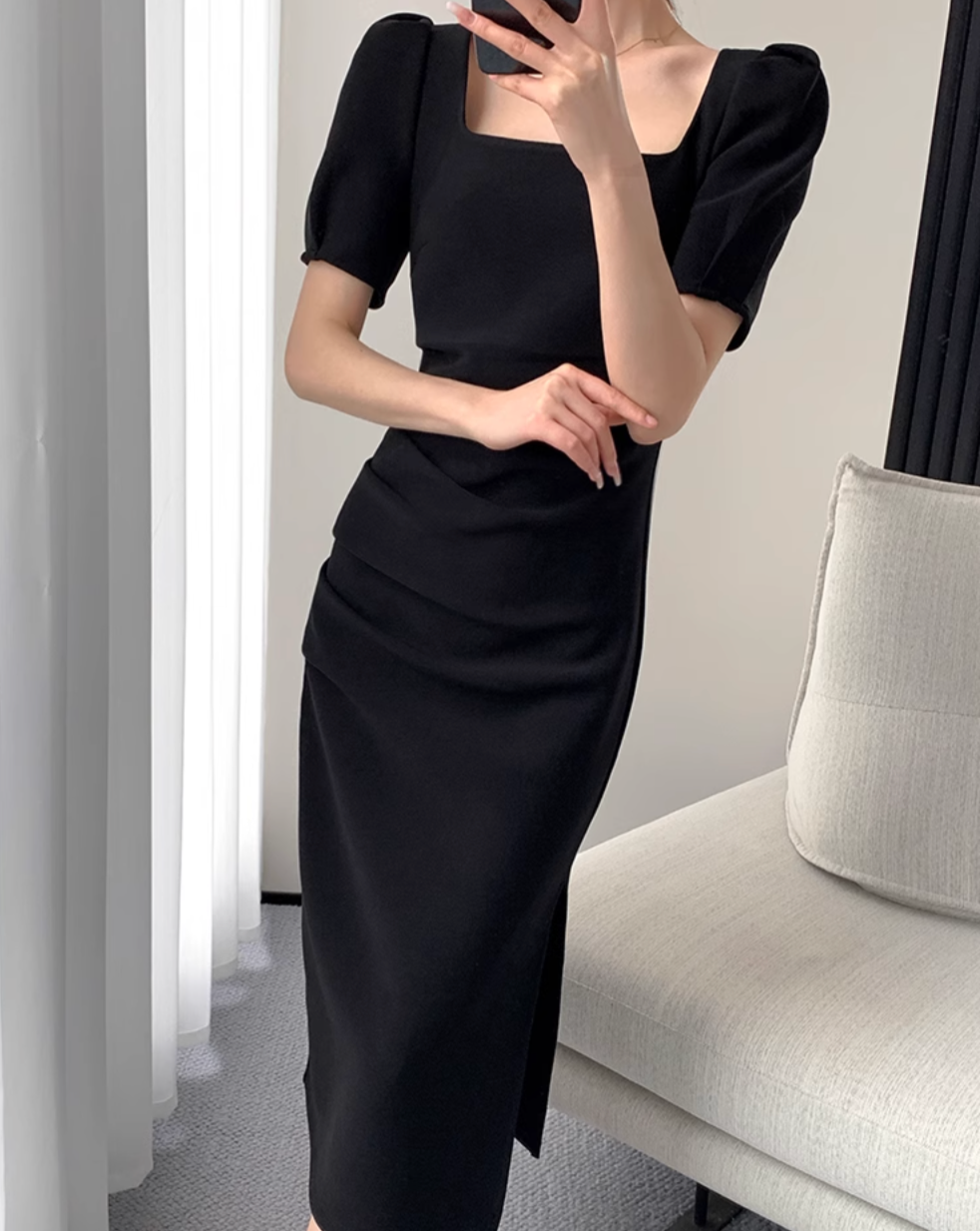Elegant tight square neck dress （半袖）