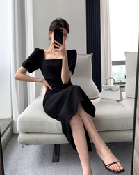 Elegant tight square neck dress （半袖）