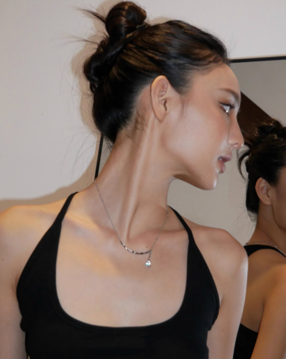 Teardrop silver necklace