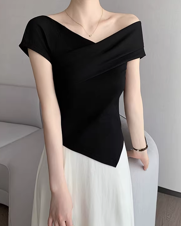 Boat-Neck Fitted Top (Black)