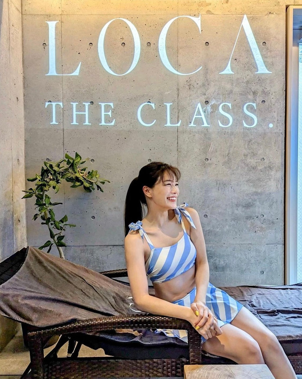 Blue stripe feminine swimwear