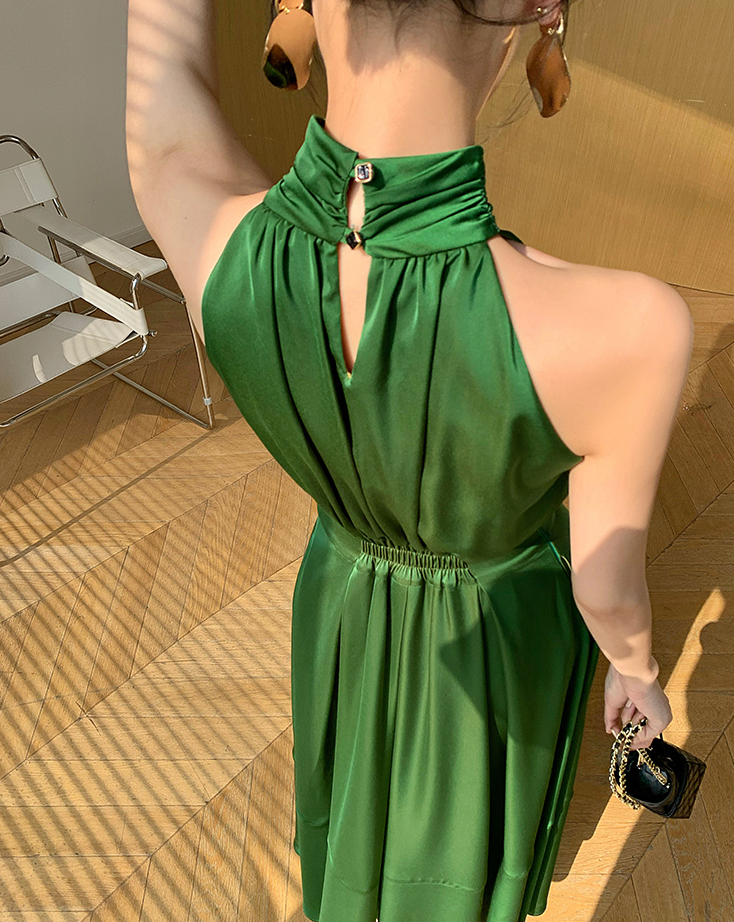 Elegant halter neck dress (Green)