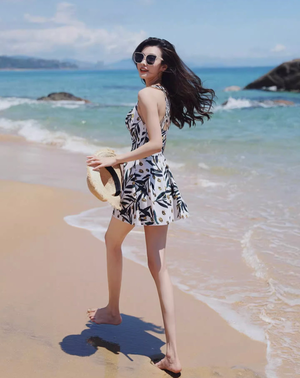 Green leaf one-piece swimwear