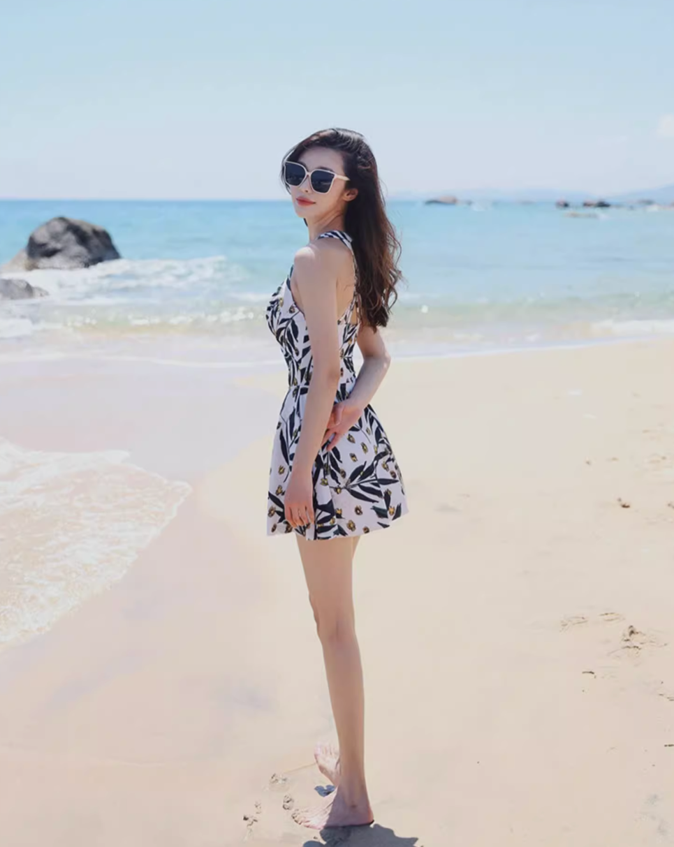 Green leaf one-piece swimwear